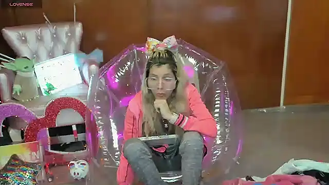 Skinygirl online show from 03/06/26, 12:18