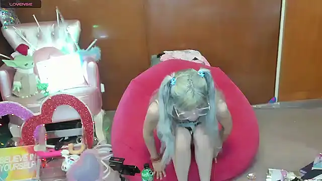 Skinygirl online show from 05/05/26, 11:13