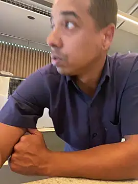 Juninho10c online show from 12/15/25, 08:35