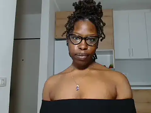 Snapshot of MadamIndigo chatting on 01/09/26, 01:36 MadamIndigo online show from 01/09/26, 01:36