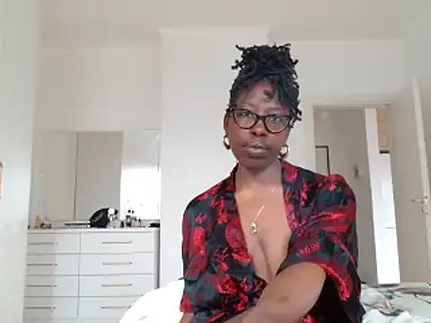 Snapshot of MadamIndigo chatting on 03/03/26, 07:58 MadamIndigo online show from 03/03/26, 07:58