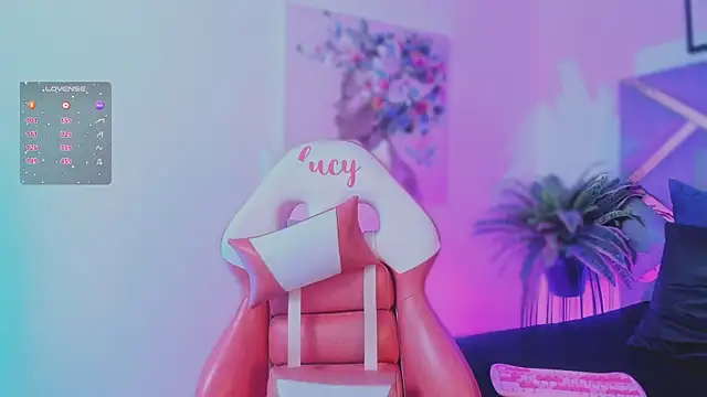 lucy neil online show from 12/17/25, 02:39