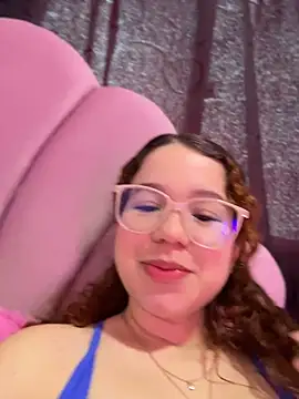 Snapshot of Lucyklein2022 chatting on 07/26/26, 02:57 Lucyklein2022 online show from 07/26/26, 02:57