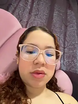 Snapshot of Lucyklein2022 chatting on 07/29/26, 03:32 Lucyklein2022 online show from 07/29/26, 03:32