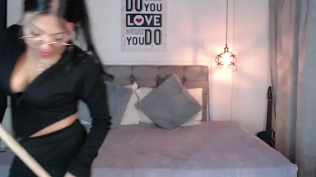 vaness weet online show from 01/04/25, 01:21