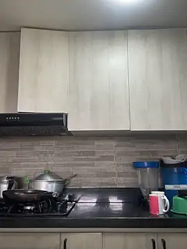 vaness weet online show from 01/05/25, 02:41