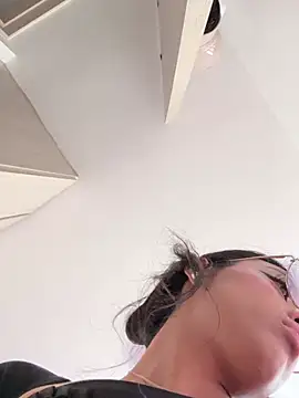 vaness weet online show from 03/02/25, 07:34