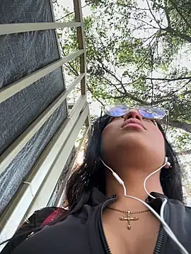 vaness weet online show from 03/08/25, 08:03