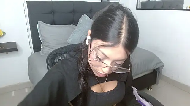 vaness weet online show from 09/14/25, 07:57