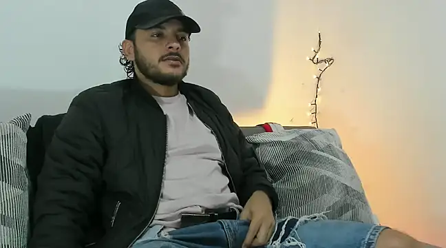 Snapshot of tuyo1995 chatting on 01/11/25, 05:31 tuyo1995 online show from 01/11/25, 05:31