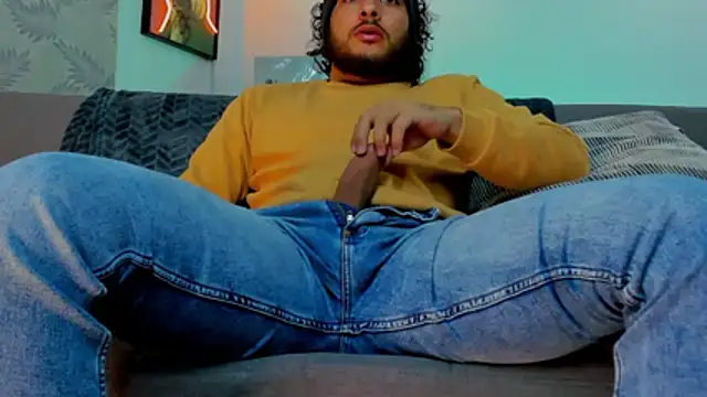 Snapshot of tuyo1995 chatting on 10/24/25, 12:34 tuyo1995 online show from 10/24/25, 12:34