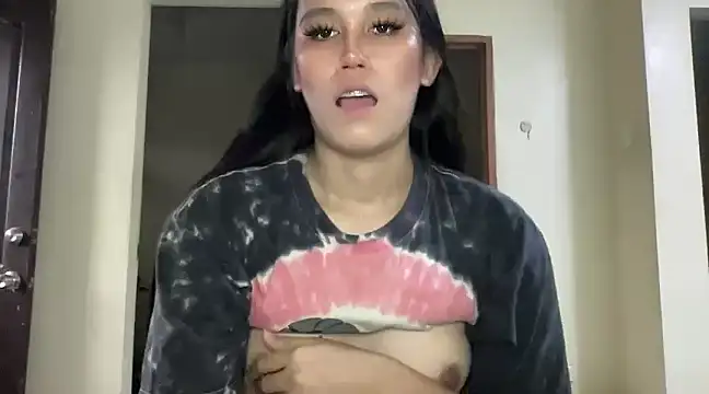 Snapshot of MeganTheRarest chatting on 02/11/25, 09:09 MeganTheRarest online show from 02/11/25, 09:09