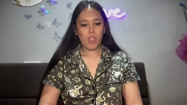 Snapshot of MeganTheRarest chatting on 10/09/25, 06:44 MeganTheRarest online show from 10/09/25, 06:44