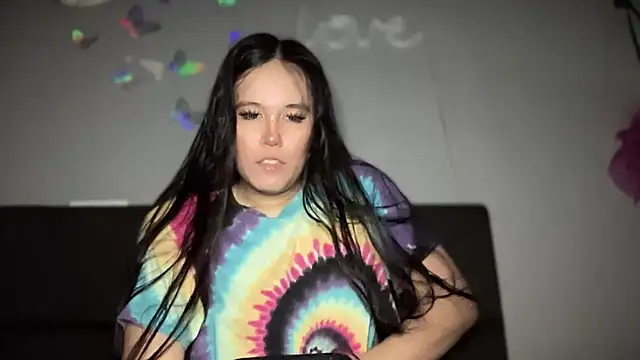 Snapshot of MeganTheRarest chatting on 10/17/25, 10:07 MeganTheRarest online show from 10/17/25, 10:07