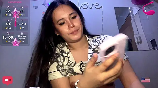 Snapshot of MeganTheRarest chatting on 04/23/26, 03:03 MeganTheRarest online show from 04/23/26, 03:03