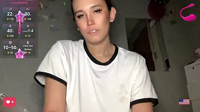 Snapshot of MeganTheRarest chatting on 07/14/26, 02:16 MeganTheRarest online show from 07/14/26, 02:16