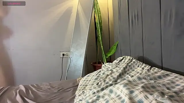 Snapshot of wiggle_nibble chatting on 01/17/26, 07:28 wiggle nibble online show from 01/17/26, 07:28