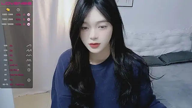 Snapshot of QiuPeiPeimmm chatting on 02/19/25, 11:28 QiuPeiPeimmm online show from 02/19/25, 11:28