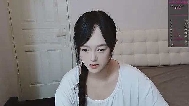 QiuPeiPeimmm online show from 11/10/25, 12:20