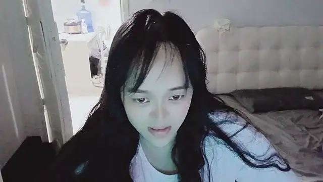 QiuPeiPeimmm online show from 12/01/25, 02:11