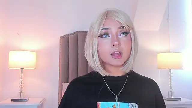 Emma Torres   online show from 04/25/26, 12:19