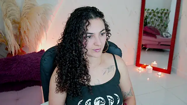Snapshot of merida_bell18 chatting on 04/15/26, 08:09 merida bell18 online show from 04/15/26, 08:09