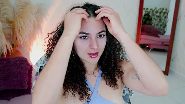 Snapshot of merida_bell18 chatting on 04/16/26, 11:40 merida bell18 online show from 04/16/26, 11:40