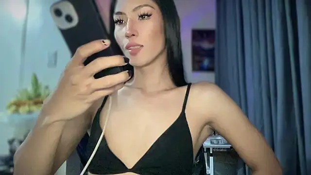 Bella Gordon online show from 10/16/25, 02:29