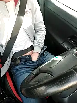 Snapshot of Xcoquinx chatting on 03/22/25, 07:47 Xcoquinx online show from 03/22/25, 07:47