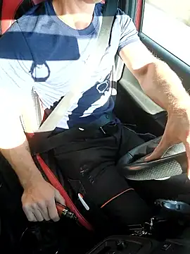 Snapshot of Xcoquinx chatting on 09/10/25, 03:23 Xcoquinx online show from 09/10/25, 03:23