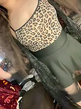 Snapshot of Var_Kiss chatting on 03/07/26, 10:01 Var Kiss online show from 03/07/26, 10:01