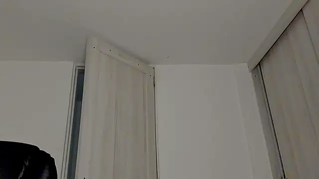 Snapshot of katrhin_66 chatting on 11/26/25, 12:00 katrhin 66 online show from 11/26/25, 12:00