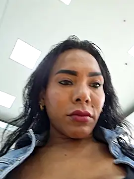 Doll Loren online show from 10/28/25, 02:42