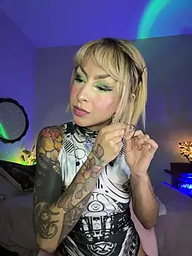 Cinamoonn online show from 11/26/25, 10:33