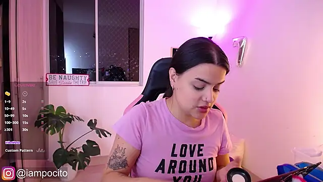 Snapshot of pocitox chatting on 12/18/24, 02:53 pocitox online show from 12/18/24, 02:53