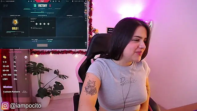 Snapshot of pocitox chatting on 12/30/24, 07:48 pocitox online show from 12/30/24, 07:48