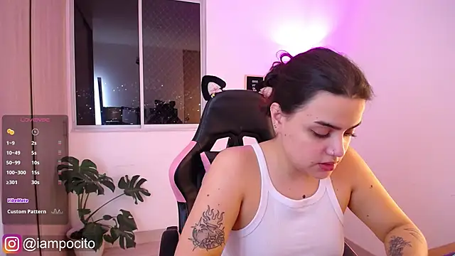 Snapshot of pocitox chatting on 01/08/25, 01:42 pocitox online show from 01/08/25, 01:42