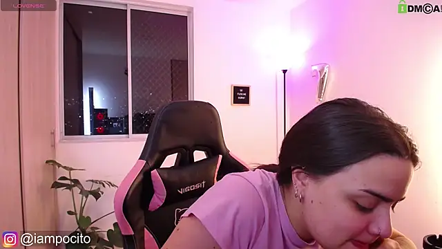 Snapshot of pocitox chatting on 03/05/25, 02:14 pocitox online show from 03/05/25, 02:14