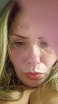 hollyg221 online show from 10/12/25, 06:23