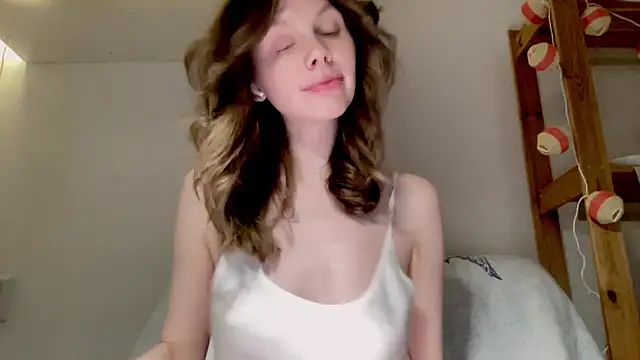 Snapshot of Nikki_Mimimi chatting on 12/21/24, 01:21 Nikki Mimimi online show from 12/21/24, 01:21