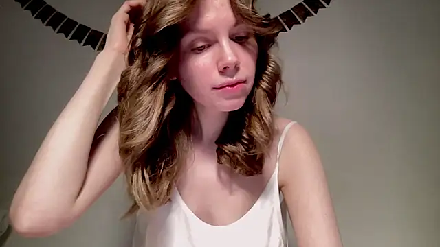 Snapshot of Nikki_Mimimi chatting on 12/28/24, 10:14 Nikki Mimimi online show from 12/28/24, 10:14
