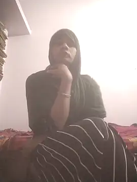 Snapshot of sonalicrossy chatting on 11/11/25, 06:52 sonalicrossy online show from 11/11/25, 06:52