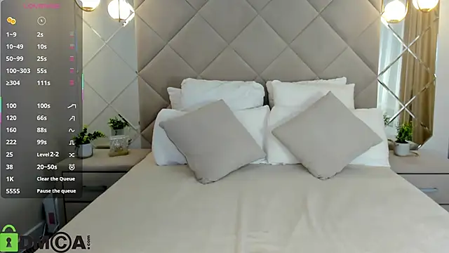 Snapshot of Larrine_Morgan chatting on 10/15/25, 01:17 Larrine Morgan online show from 10/15/25, 01:17