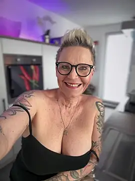 German Milf online show from 02/23/25, 02:46