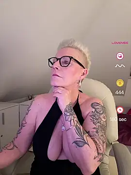 German Milf online show from 05/11/26, 02:45