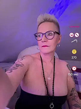German Milf online show from 06/11/26, 01:20