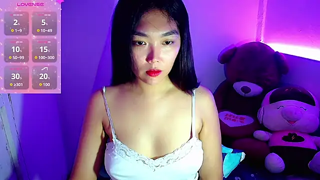 TR4NSCUTI3 online show from 10/24/25, 07:32