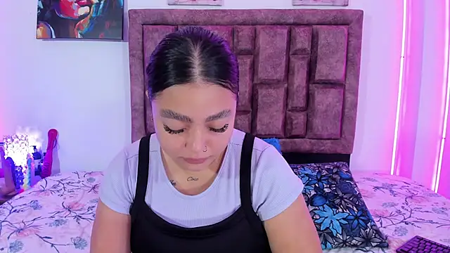 Snapshot of NaughtyAnaa chatting on 10/17/25, 03:36 NaughtyAnaa online show from 10/17/25, 03:36