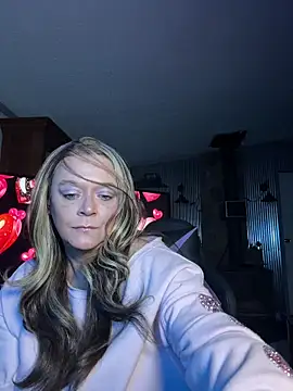 Snapshot of cowgirlc chatting on 02/14/26, 03:47 cowgirlc online show from 02/14/26, 03:47