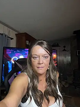 Snapshot of cowgirlc chatting on 03/13/26, 01:56 cowgirlc online show from 03/13/26, 01:56